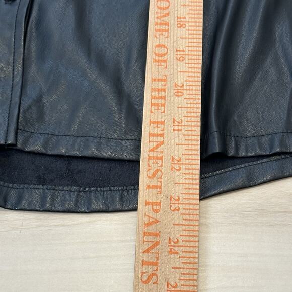 Habitual Taylor Women M Blouse Cropped Faux-Leather Button Front Shirt Black - Picture 11 of 11